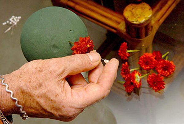 Premium Floral Foam Sphere Foam Ball 3-1/2 inch for Fresh Dry Flowers 1 Piece